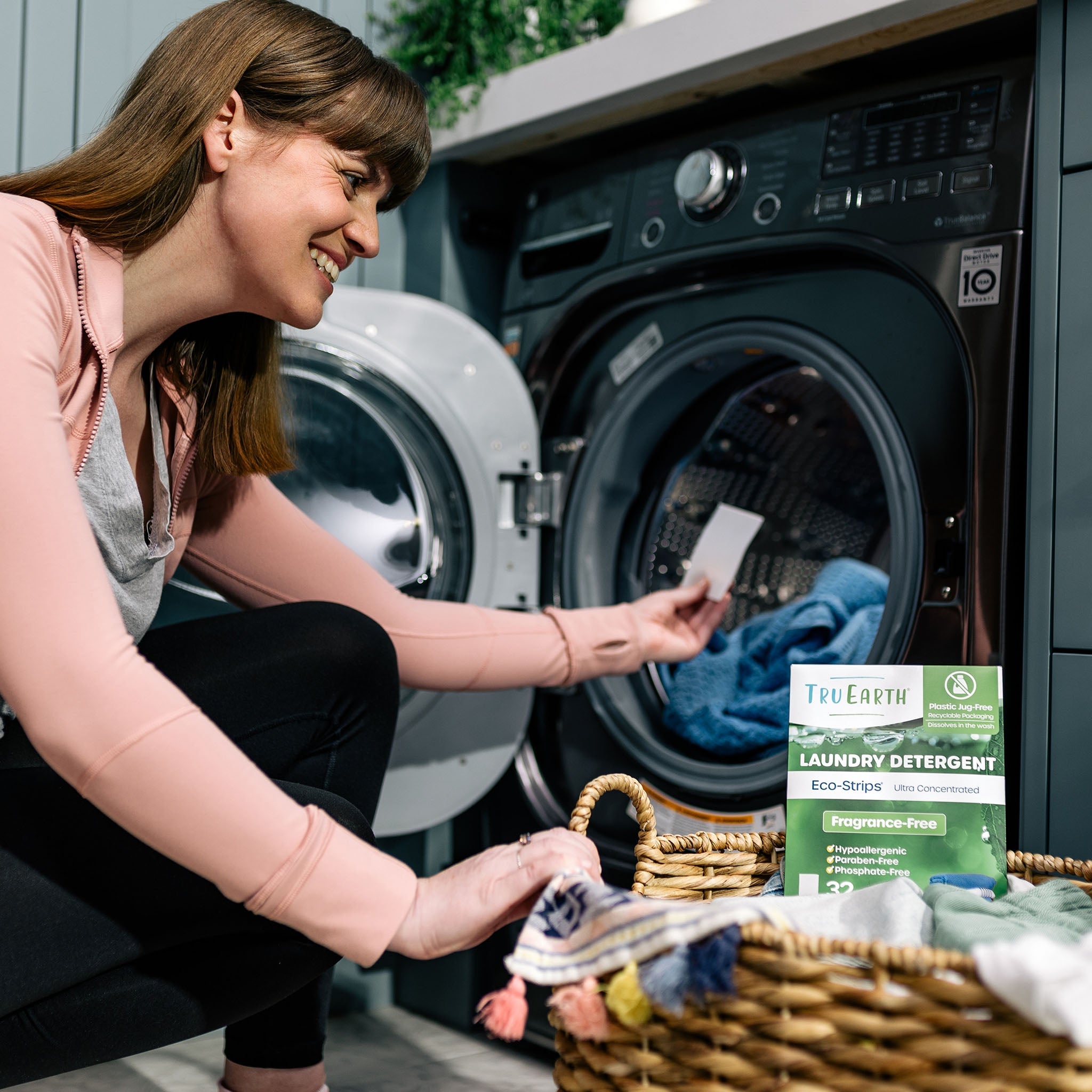 Tru Earth Laundry Detergent - Fragrance-Free / 384 Strips - Image 4